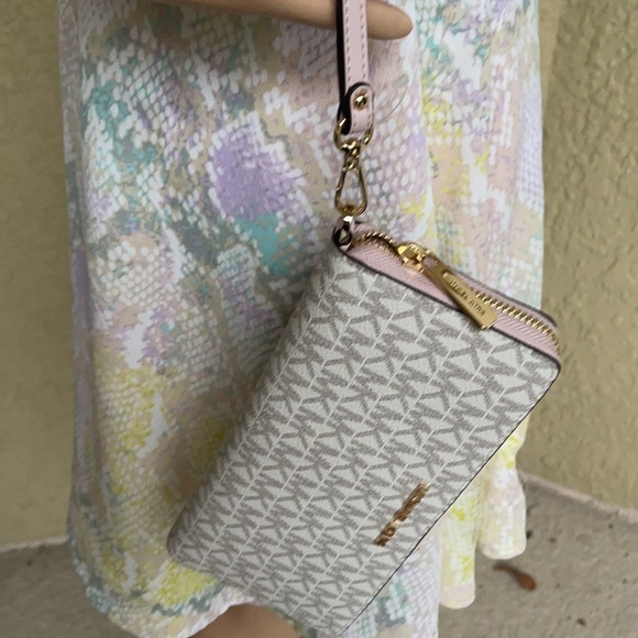 Michael Kors Jet Set Travel Large Travel CONTINENTAL Wristlet-Wallet - Picture 13 of 16